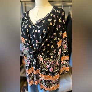 Suzanne Betro Tie Front Floral Blouse- Size XL- NWT